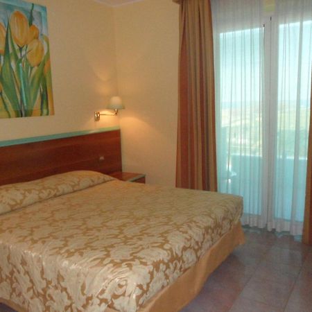 Hotel Parco degli Ulivi Scerne Esterno foto
