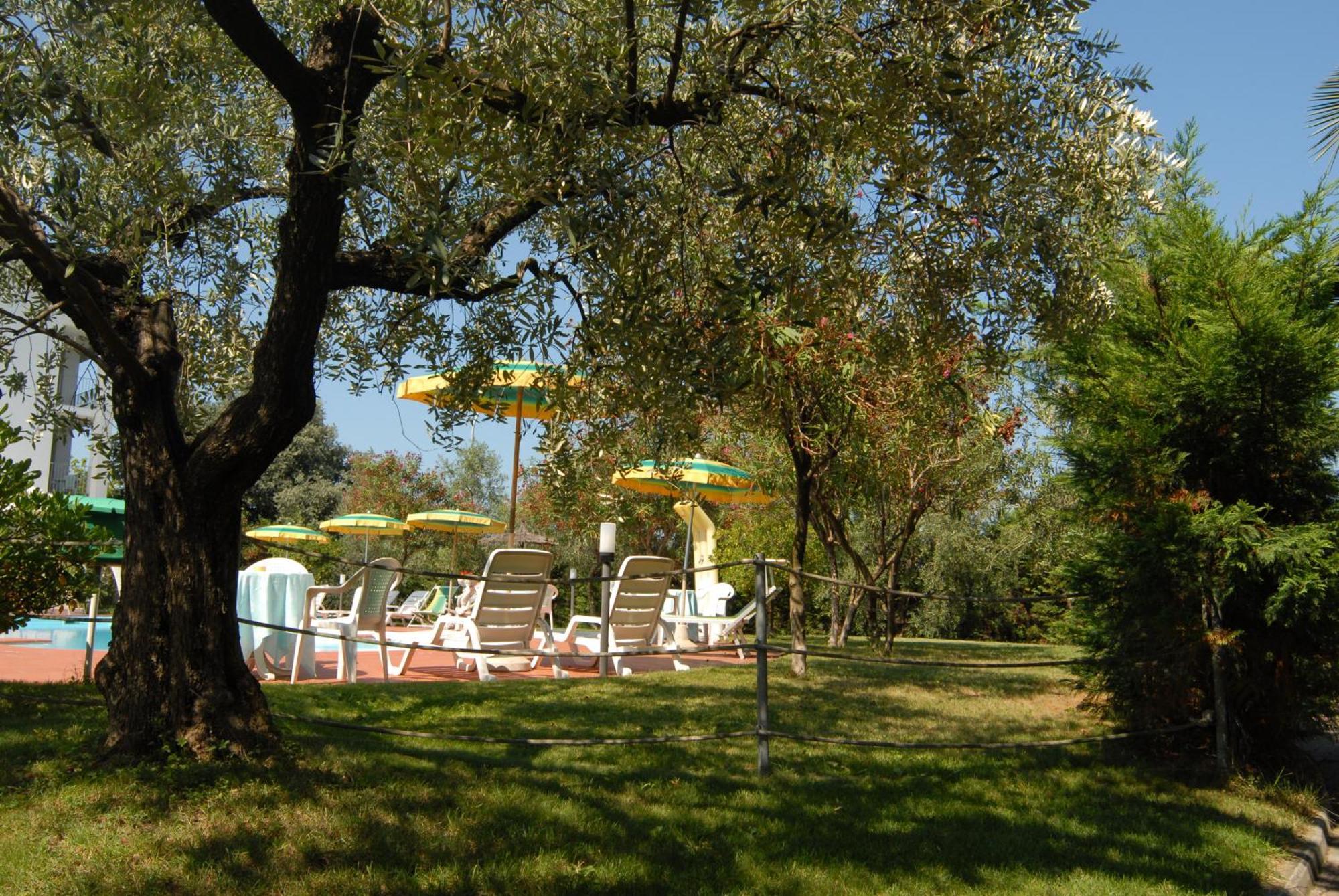 Hotel Parco degli Ulivi Scerne Esterno foto
