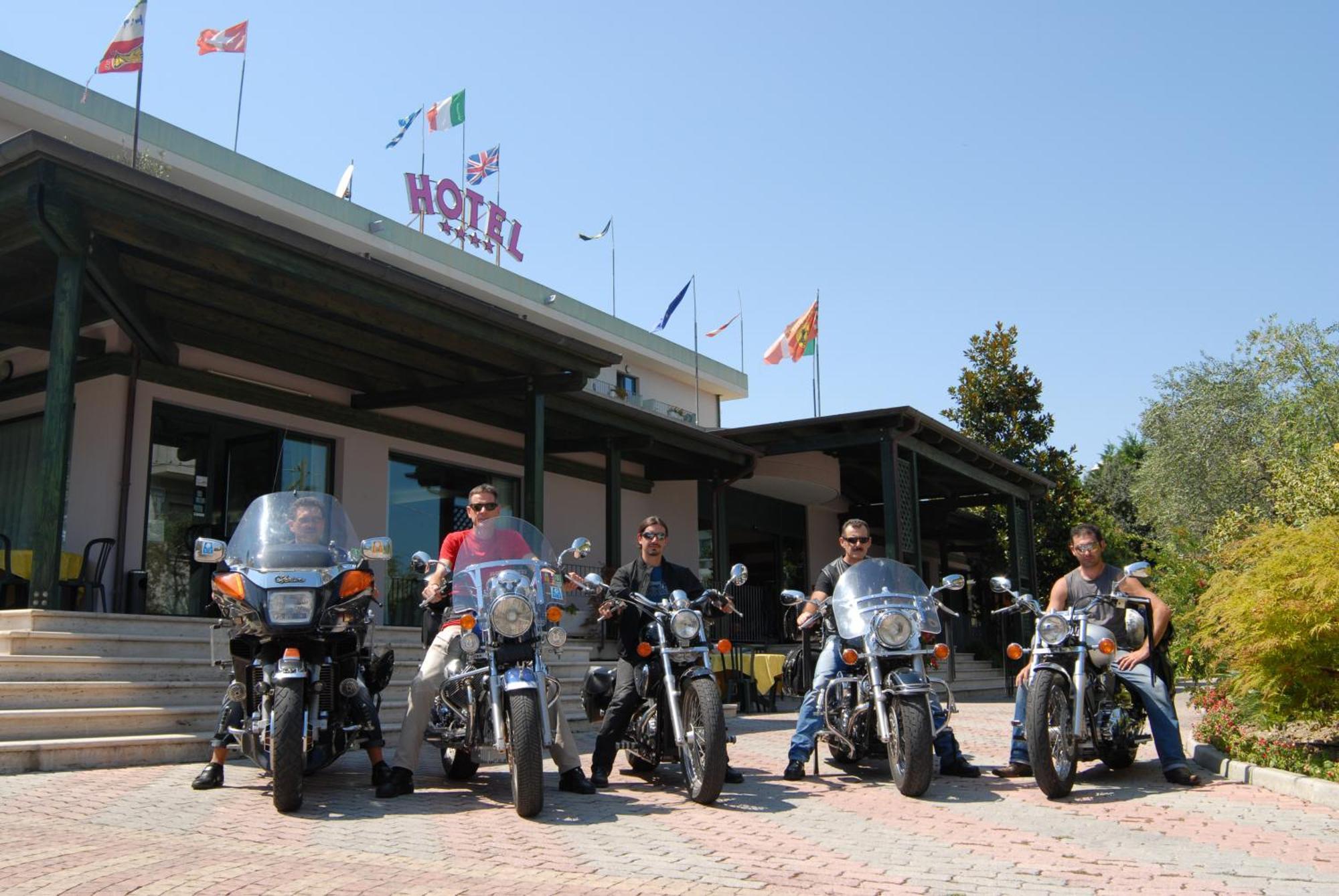 Hotel Parco degli Ulivi Scerne Esterno foto