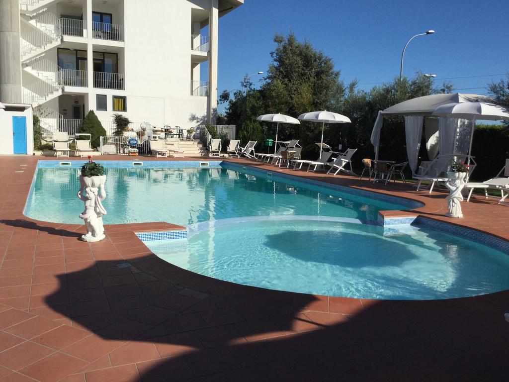 Hotel Parco degli Ulivi Scerne Esterno foto