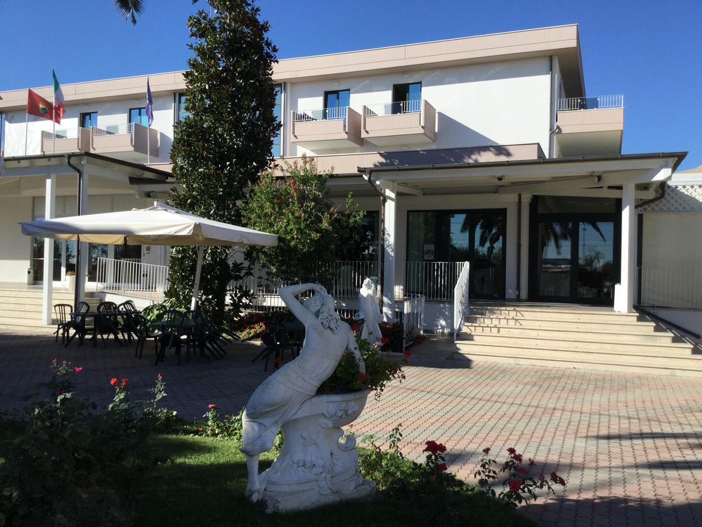 Hotel Parco degli Ulivi Scerne Esterno foto