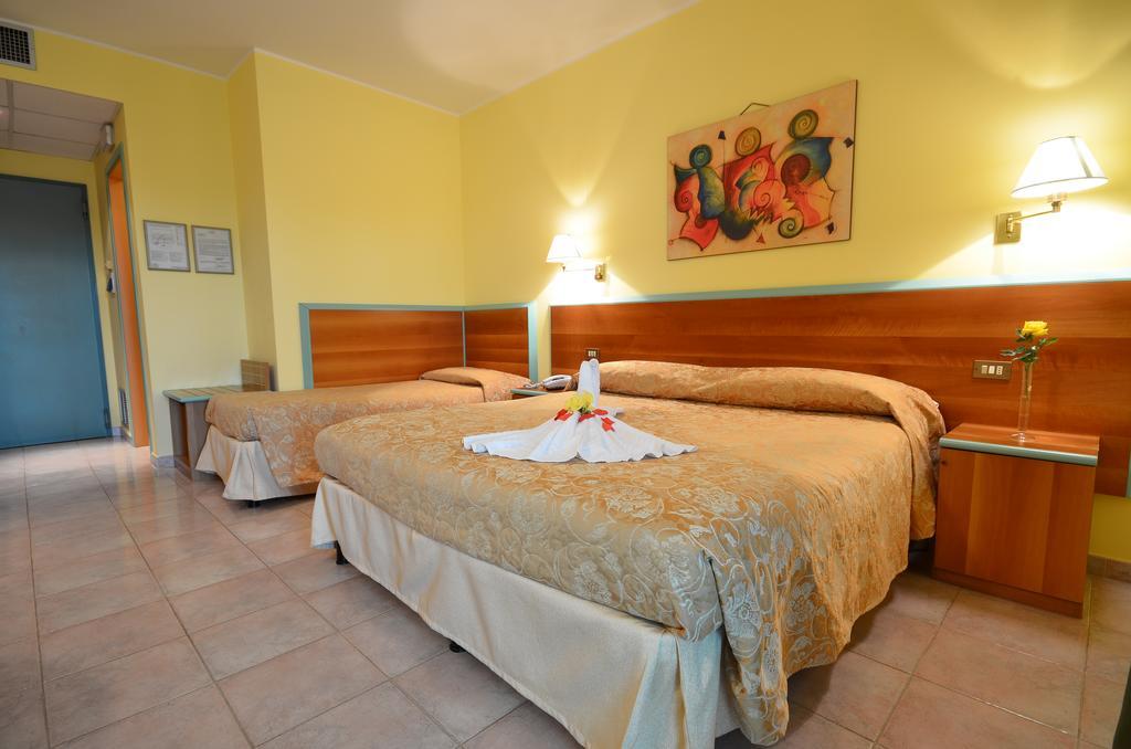 Hotel Parco degli Ulivi Scerne Camera foto
