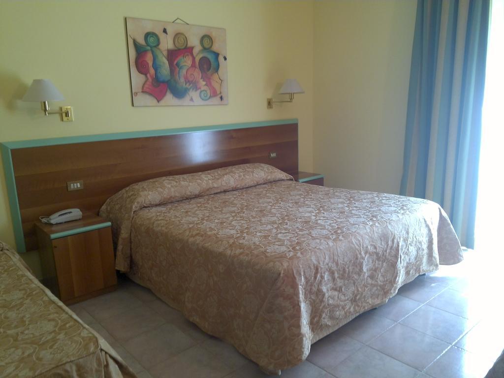 Hotel Parco degli Ulivi Scerne Camera foto