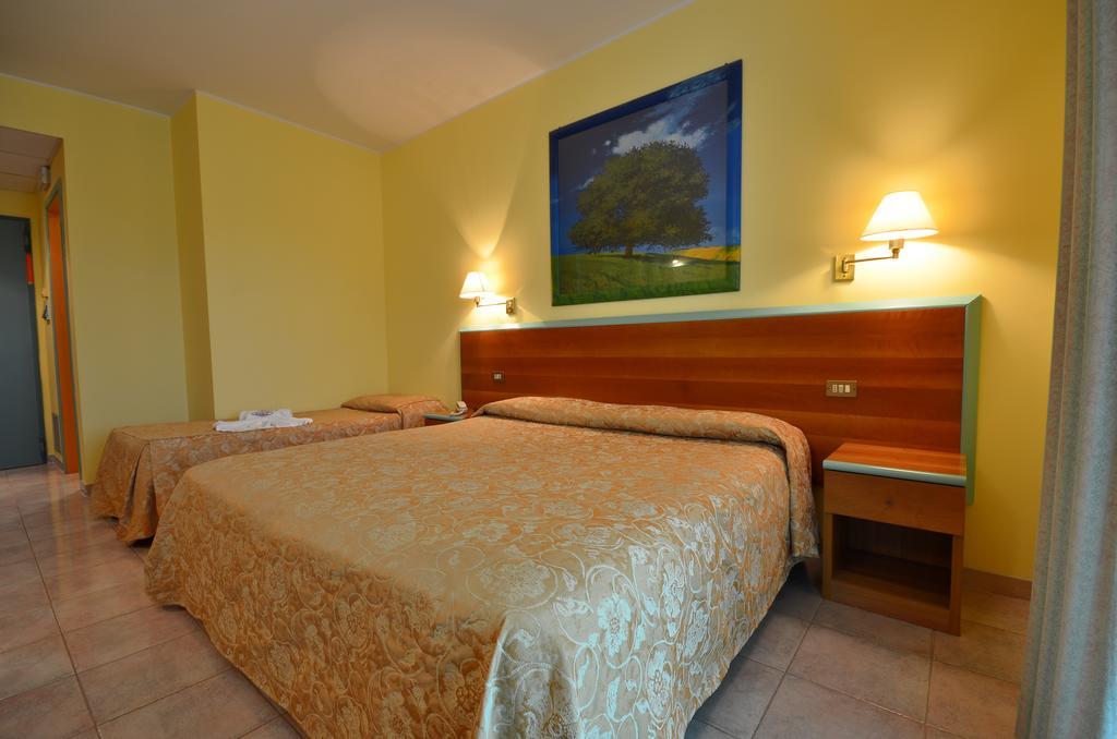 Hotel Parco degli Ulivi Scerne Esterno foto