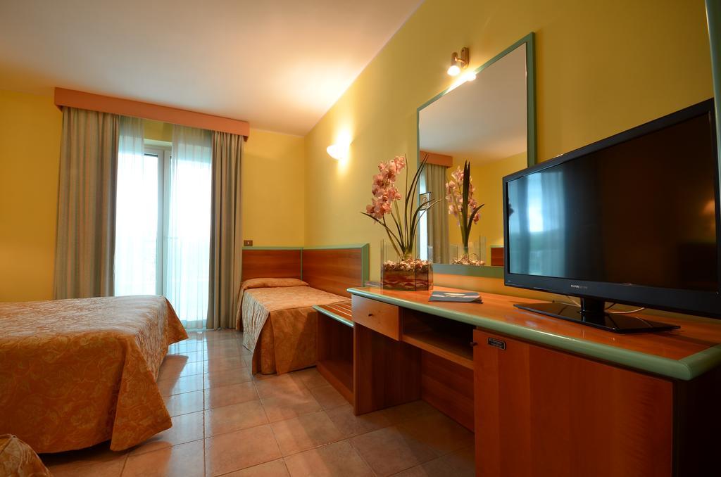 Hotel Parco degli Ulivi Scerne Esterno foto