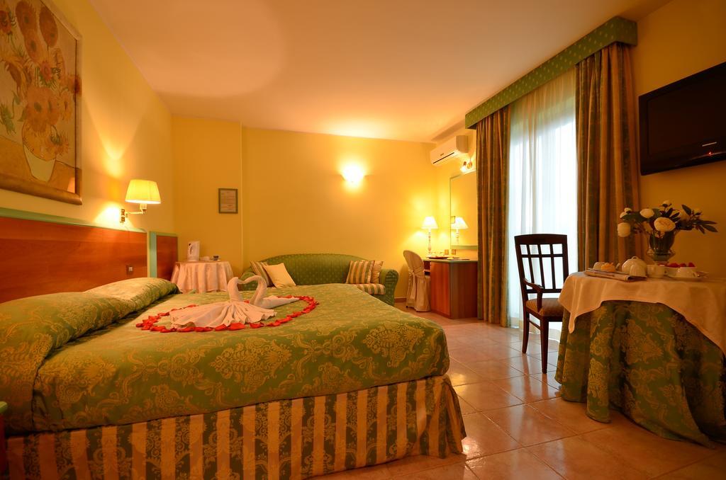 Hotel Parco degli Ulivi Scerne Esterno foto