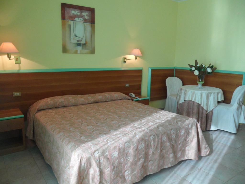 Hotel Parco degli Ulivi Scerne Esterno foto