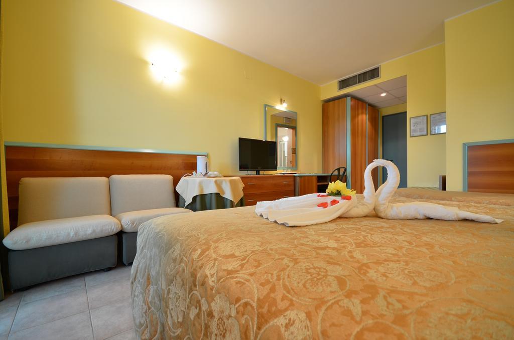 Hotel Parco degli Ulivi Scerne Esterno foto